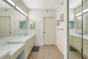 1095 Gulf of Mexico Dr, Longboat Key, FL 34228 - Photo 23