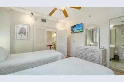 1095 Gulf Of Mexico Drive #104, Longboat Key, FL 34228 - Photo 27