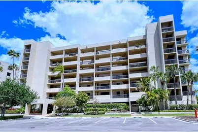 1095 Gulf Of Mexico Drive #104, Longboat Key, FL 34228 - Photo 3