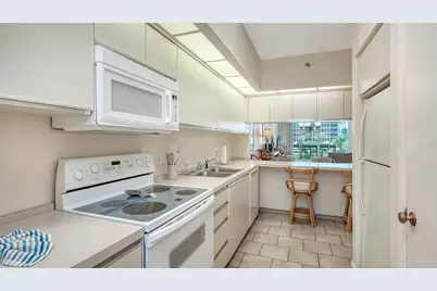 1095 Gulf Of Mexico Drive #104, Longboat Key, FL 34228 - Photo 17