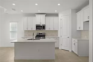 10366 Lake George Ave, Sarasota, FL 34241 - Photo 5