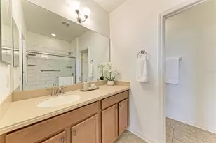 1510 Grantham Dr, Sarasota, FL 34234 - Photo 11