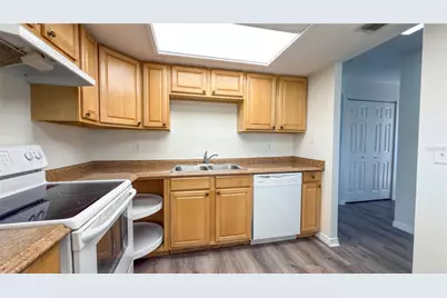 3500 Beneva Road #306, Sarasota, FL 34232 - Photo 5