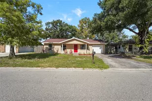 304 64th St NE, Bradenton, FL 34208 - Photo 1