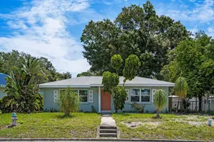 617 26th St W, Bradenton, FL 34205 - Photo 1