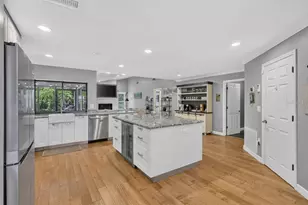 4395 Oak View Dr, Sarasota, FL 34232 - Photo 23