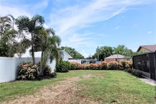 3885 47th St, Sarasota, FL 34235 - Photo 11