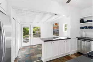 2530 Loma Linda St, Sarasota, FL 34239 - Photo 17