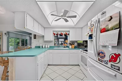 1201 Oak Trace Drive, Sarasota, FL 34232 - Photo 9