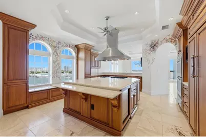 420 Golden Gate Point #700, Sarasota, FL 34236 - Photo 7