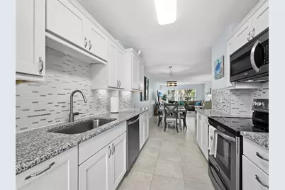 3320 Gulf Of Mexico Drive #206C, Longboat Key, FL 34228 - Photo 9