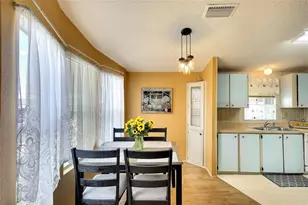 2062 Champion St, Sarasota, FL 34231 - Photo 9
