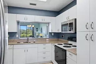 9610 Club S Cir, Sarasota, FL 34238 - Photo 21
