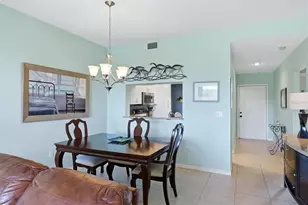 9610 Club S Cir, Sarasota, FL 34238 - Photo 7