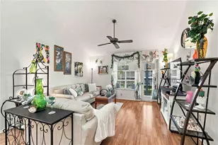 259 Fenwick Dr, Venice, FL 34285 - Photo 5