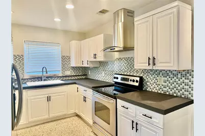 2941 Poplar Street, Sarasota, FL 34237 - Photo 7