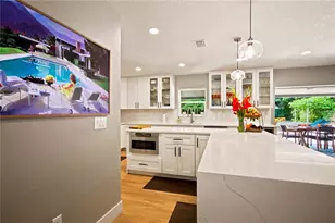 2410 Siesta Dr, Sarasota, FL 34239 - Photo 11