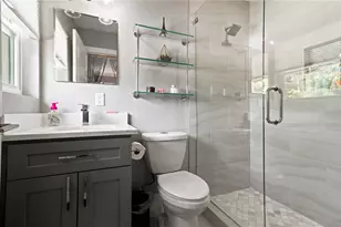 2410 Siesta Dr, Sarasota, FL 34239 - Photo 25