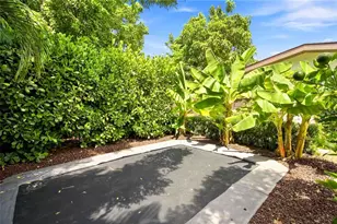 2410 Siesta Dr, Sarasota, FL 34239 - Photo 39