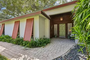 4502 Friar Tuck Ln, Sarasota, FL 34232 - Photo 3