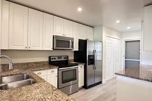 7173 W Country Club Dr N, Sarasota, FL 34243 - Photo 5