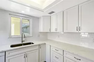 5911 Tidewood Ave, Sarasota, FL 34231 - Photo 9
