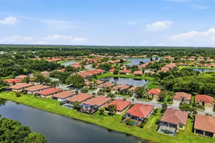 8155 Stirling Falls Cir, Sarasota, FL 34243 - Photo 39