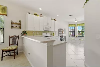 8155 Stirling Falls Circle, Sarasota, FL 34243 - Photo 7