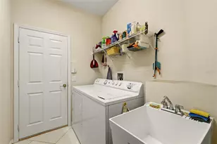 8155 Stirling Falls Cir, Sarasota, FL 34243 - Photo 27