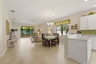 8155 Stirling Falls Cir, Sarasota, FL 34243 - Photo 5