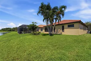 8155 Stirling Falls Cir, Sarasota, FL 34243 - Photo 33