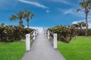 1075 Gulf of Mexico Dr, Longboat Key, FL 34228 - Photo 33