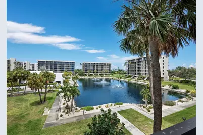 1075 Gulf Of Mexico Drive #205, Longboat Key, FL 34228 - Photo 7