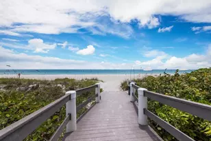 1075 Gulf of Mexico Dr, Longboat Key, FL 34228 - Photo 35