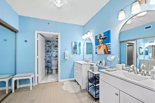 1075 Gulf of Mexico Dr, Longboat Key, FL 34228 - Photo 21