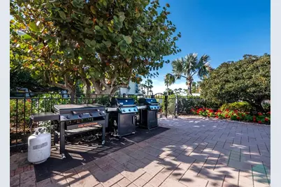 1075 Gulf Of Mexico Drive #205, Longboat Key, FL 34228 - Photo 43