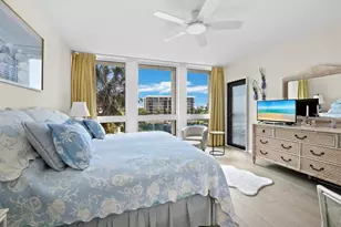 1075 Gulf of Mexico Dr, Longboat Key, FL 34228 - Photo 19
