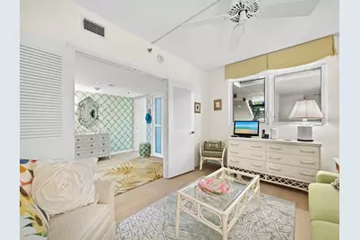 1075 Gulf Of Mexico Drive #205, Longboat Key, FL 34228 - Photo 27