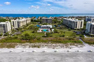 1075 Gulf of Mexico Dr, Longboat Key, FL 34228 - Photo 37