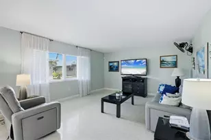 73 Strathmore Blvd, Sarasota, FL 34233 - Photo 7