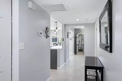 73 Strathmore Boulevard #73F, Sarasota, FL 34233 - Photo 5