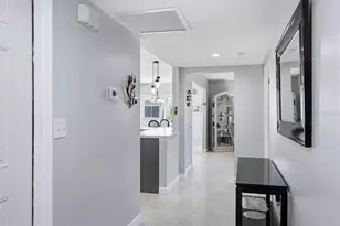 73 Strathmore Blvd, Sarasota, FL 34233 - Photo 5