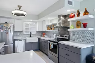 73 Strathmore Blvd, Sarasota, FL 34233 - Photo 13