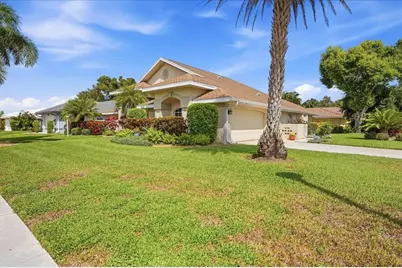 450 Lake Of The Woods Drive, Venice, FL 34293 - Photo 9