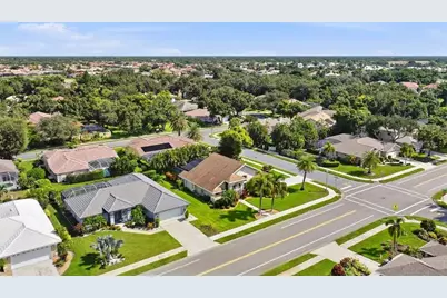 450 Lake Of The Woods Drive, Venice, FL 34293 - Photo 3