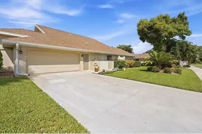 450 Lake Of The Woods Drive, Venice, FL 34293 - Photo 7