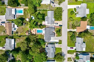 2650 Davis Blvd, Sarasota, FL 34237 - Photo 61