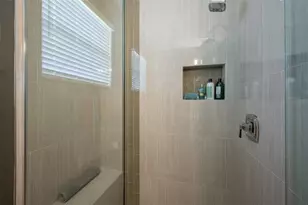 4004 65th Pl E, Sarasota, FL 34243 - Photo 37