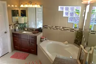6273 Donnington Ct, Sarasota, FL 34238 - Photo 9