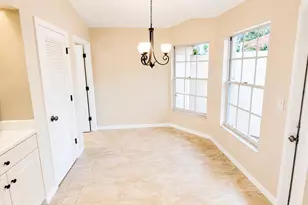 4096 Lyndhurst Ct, Sarasota, FL 34235 - Photo 7